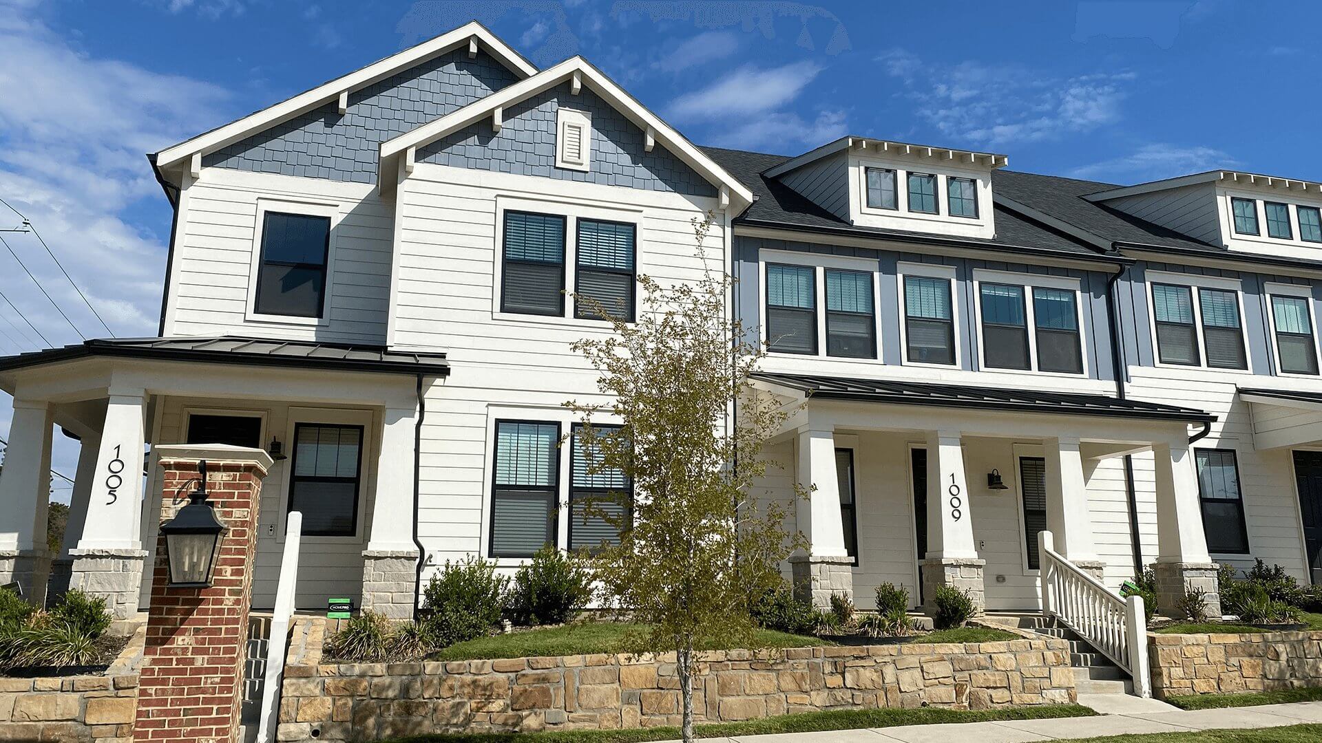 casa en Thomas Place por Arcadia Realty Corp