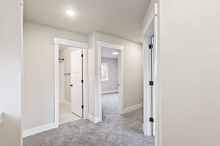 Byrd's Nest por Cedar Ridge Homes en Portland-Vancouver Oregon
