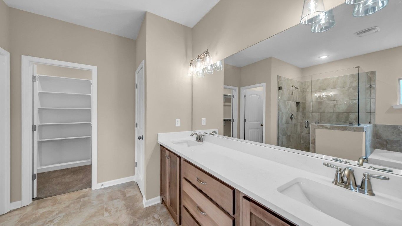 Arlington TN Home Builder por D&D Custom Homes en Memphis Tennessee