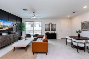 Ironwood Station por Bela Flor en Phoenix-Mesa Arizona