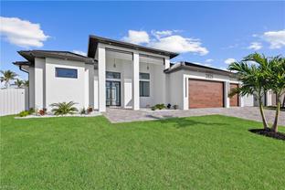 Sposen Signature Homes LLC por Sposen Signature Homes LLC en Fort Myers Florida