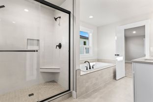 Cascadia Ridge por Cedar Ridge Homes en Portland-Vancouver Oregon