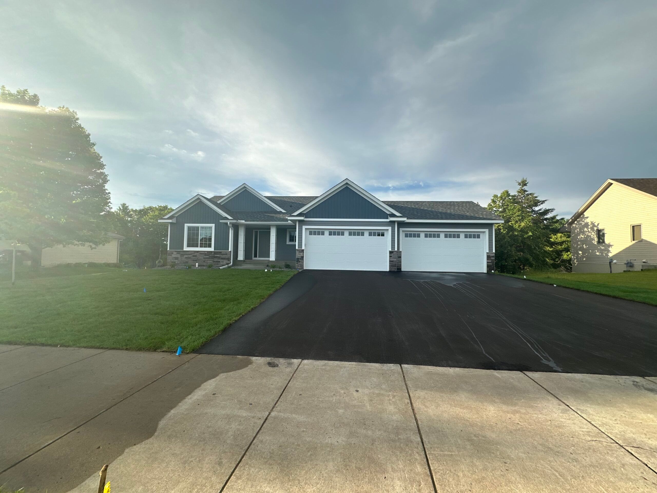 casa en Johnson Meadows por TH Construction Of Anoka, Inc.