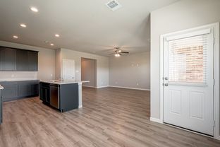 Rollingbrook Estates por Colina Homes en Houston Texas