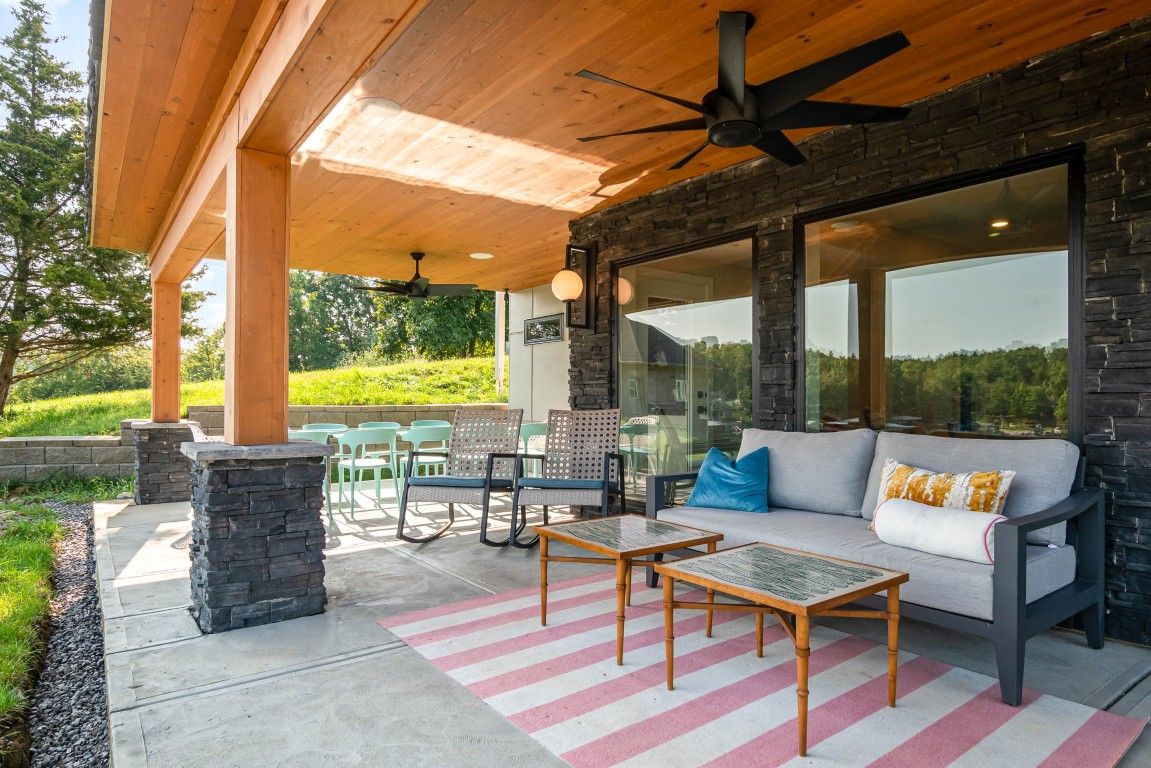 casa en The Bold Company por The Bold Company