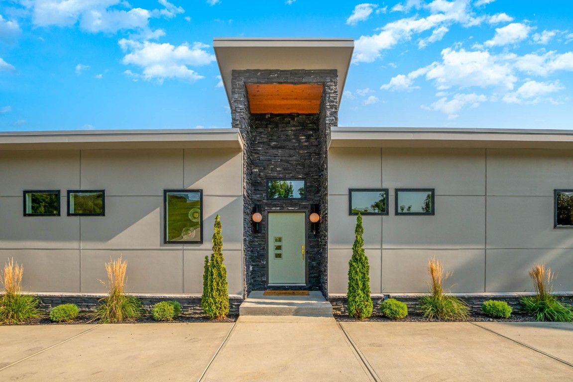 casa en The Bold Company por The Bold Company