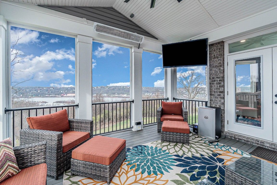 casa en The Bold Company por The Bold Company