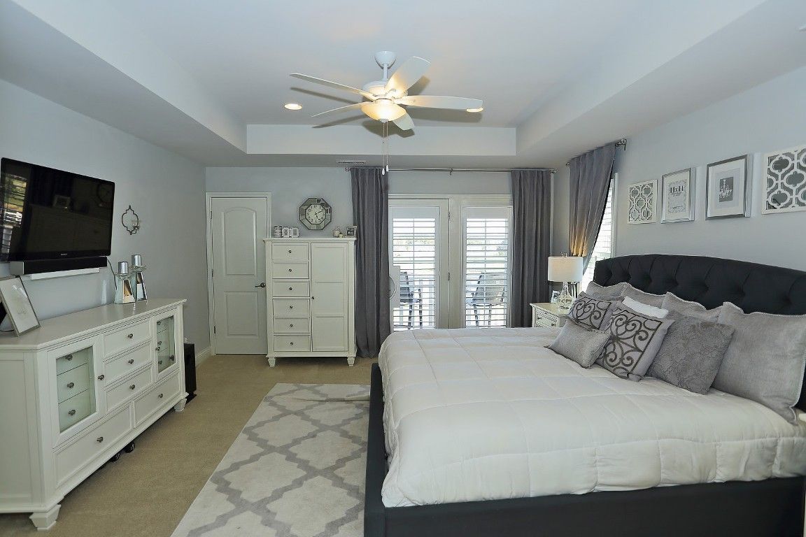 casa en The Bold Company por The Bold Company