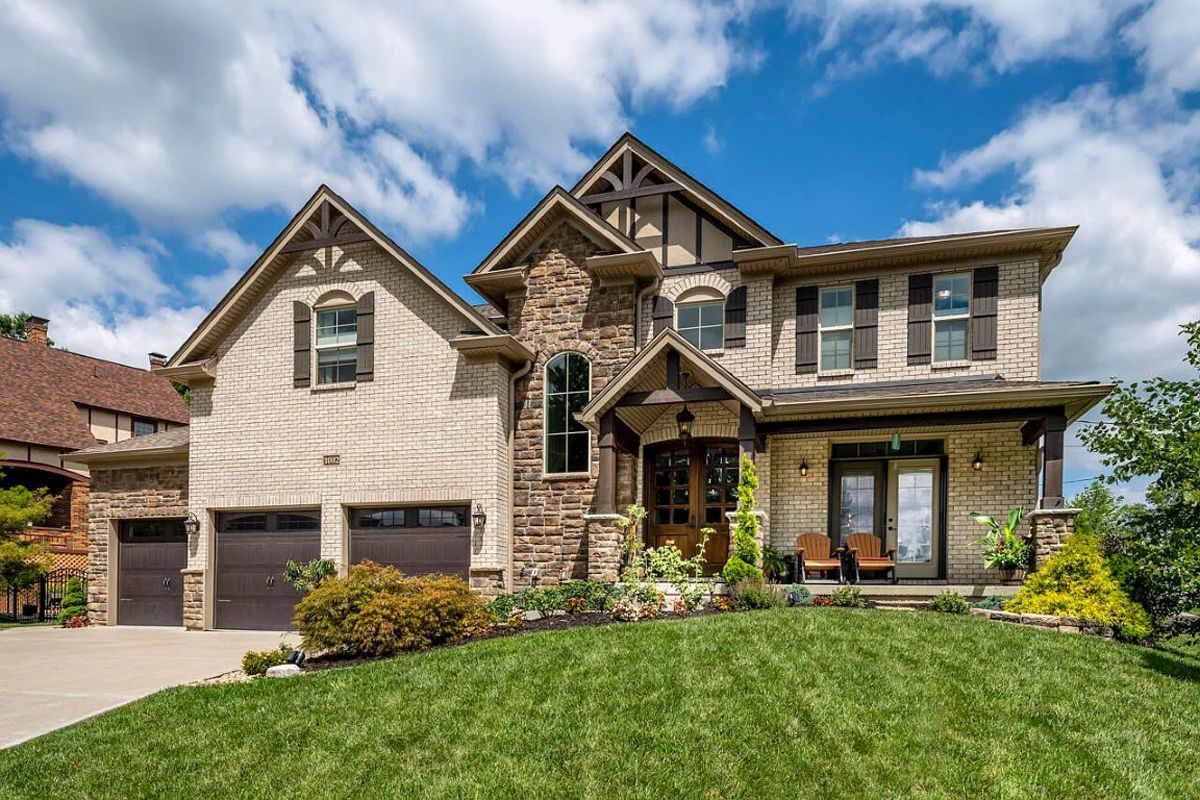 casa en The Bold Company por The Bold Company