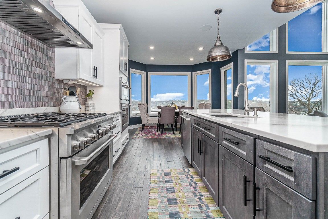 casa en The Bold Company por The Bold Company