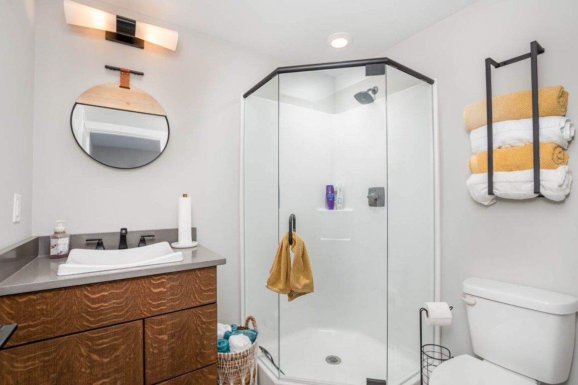 casa en The Bold Company por The Bold Company