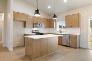 Seven Sisters por Titan Homes LLC en Richland Washington