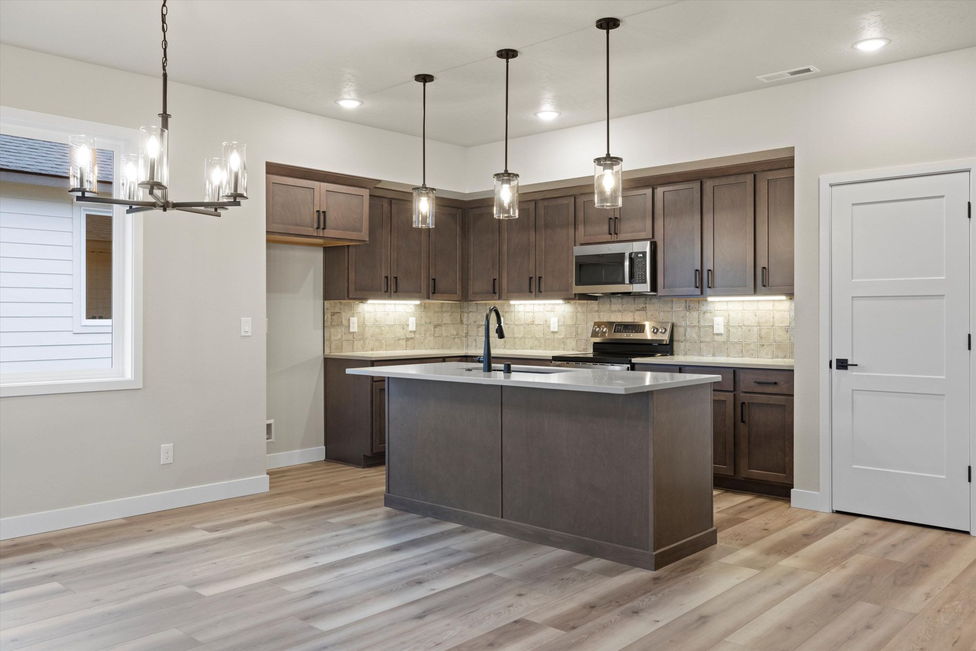 3605. Kennewick, WA 99338