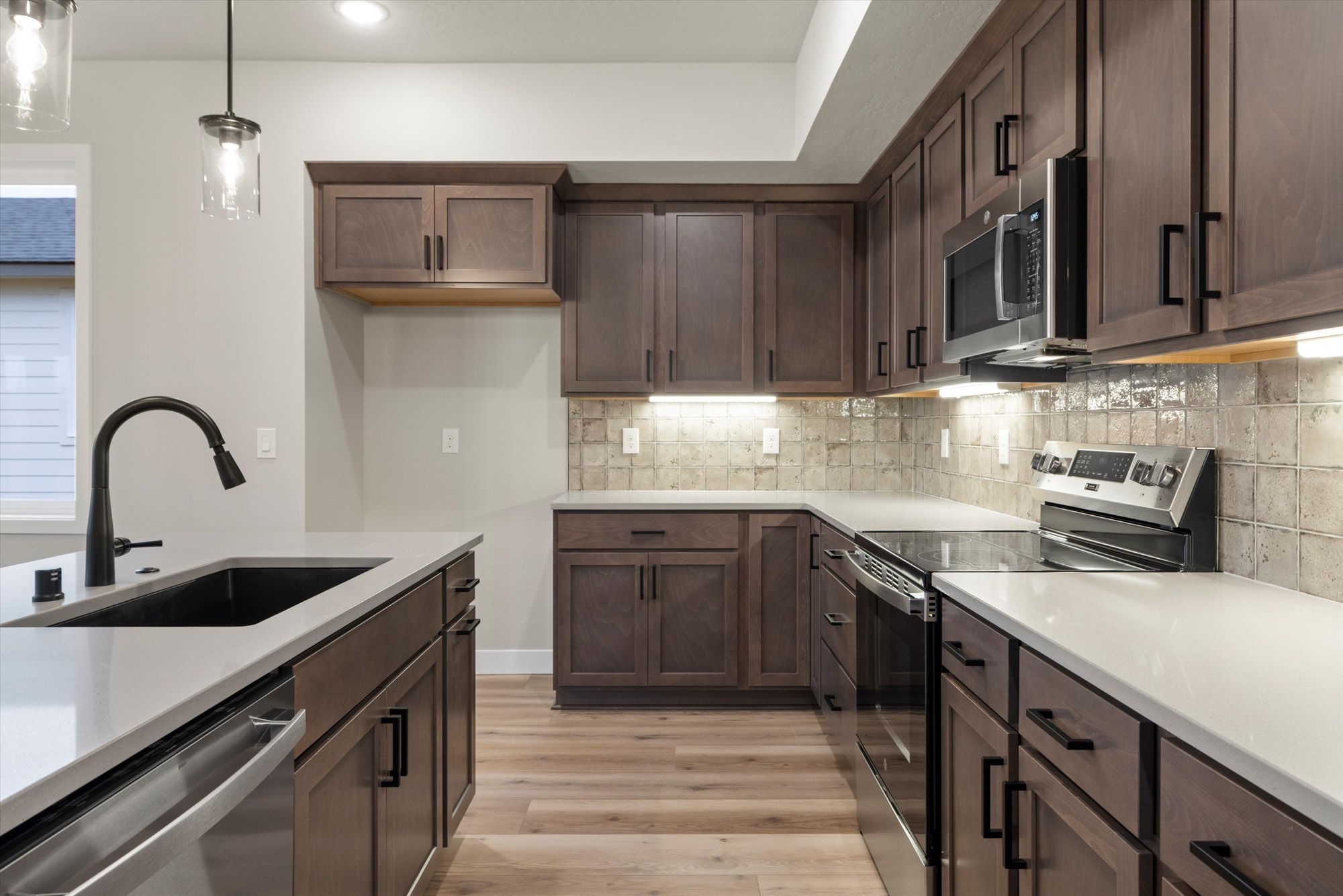 3605. Kennewick, WA 99338