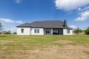 Vintage Oaks por Ashlyn Homes, Inc en Fort Worth Texas