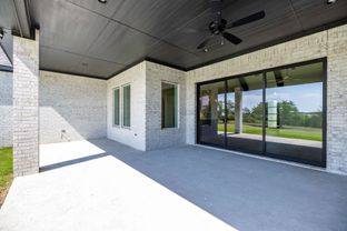 Vintage Oaks por Ashlyn Homes, Inc en Fort Worth Texas