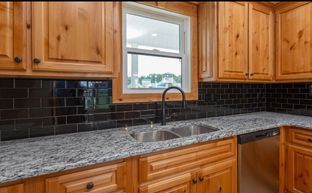 Freedom Family Homes por Freedom Family Homes en Fayetteville North Carolina