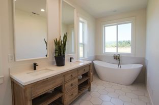 LaLonde West Cottages por Karlsen Homes, LLC en Portland-Vancouver Washington