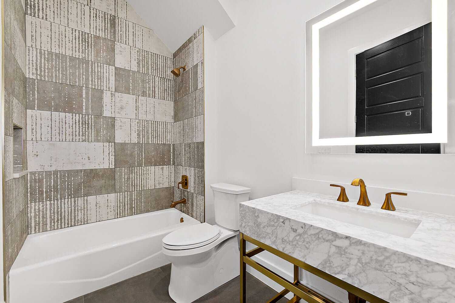 Hammock Dunes por Intracoastal Construction en Daytona Beach Florida