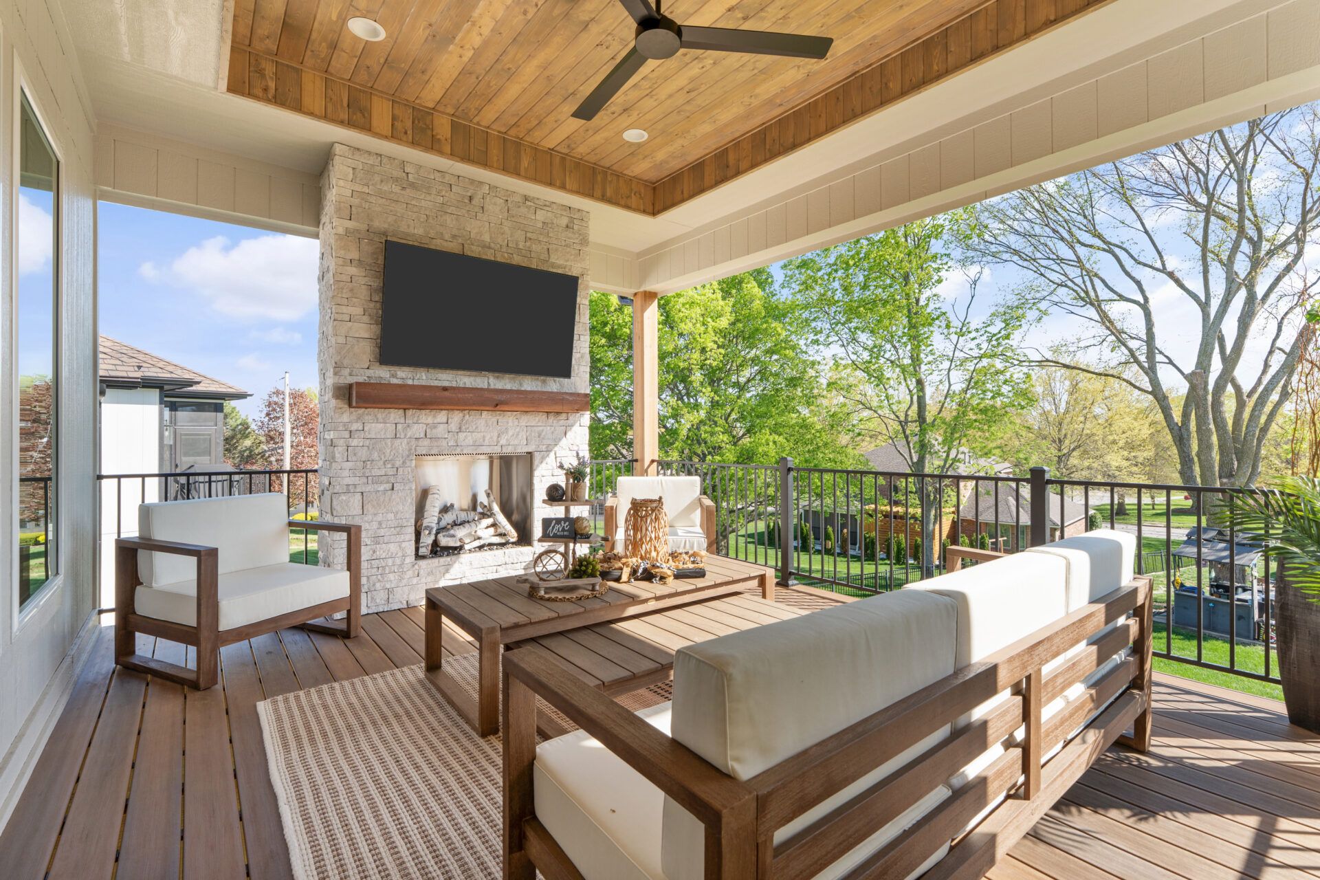 4312 Ne Hideaway Dr. Lees Summit, MO 64064