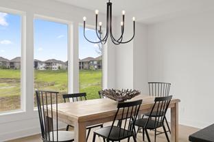 Bristol Highlands por Rob Washam Homes en Kansas City Kansas