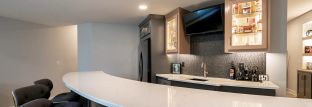 Custom Basement Remodeling por Elevate Design + Build en Kansas City Missouri