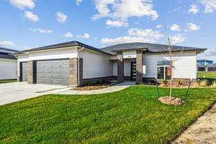Emerald Bay por Paul Gray Homes en Wichita Kansas
