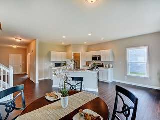 casa en Liberty Lakes por Beacon Builders