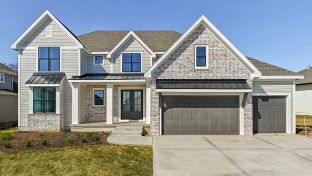 Terrybrook Farms - Stone Creek por Don Julian Builders en Kansas City Kansas