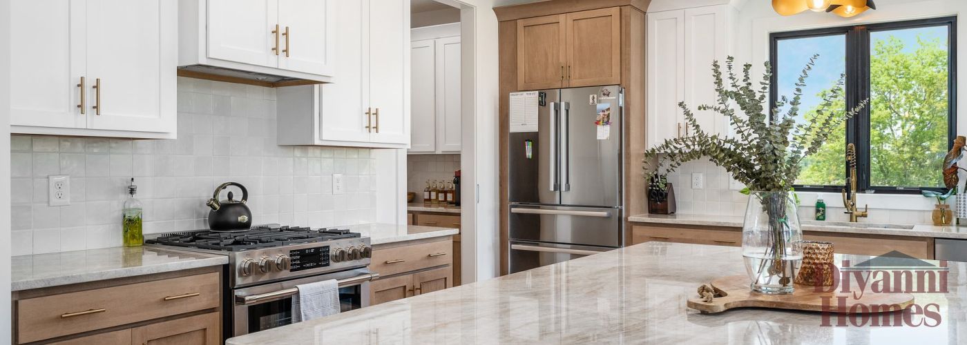 casa en Diyanni Homes por Diyanni Homes