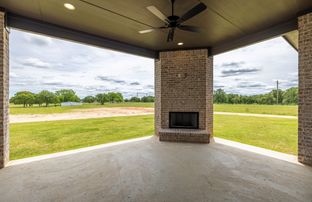 Prairie Winds Estates por Ashlyn Homes, Inc en Fort Worth Texas