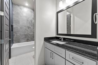 Enchanted Hills Unit 5 por Icon Custom Home Builder, LLC en El Paso Texas