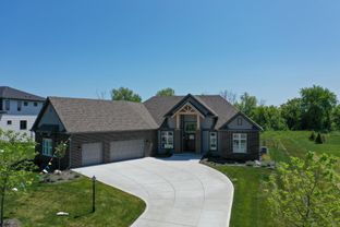 Hidden Lake Estates • Brookfield, WI Neighborhood por Westridge Builders, Inc en Milwaukee-Waukesha Wisconsin