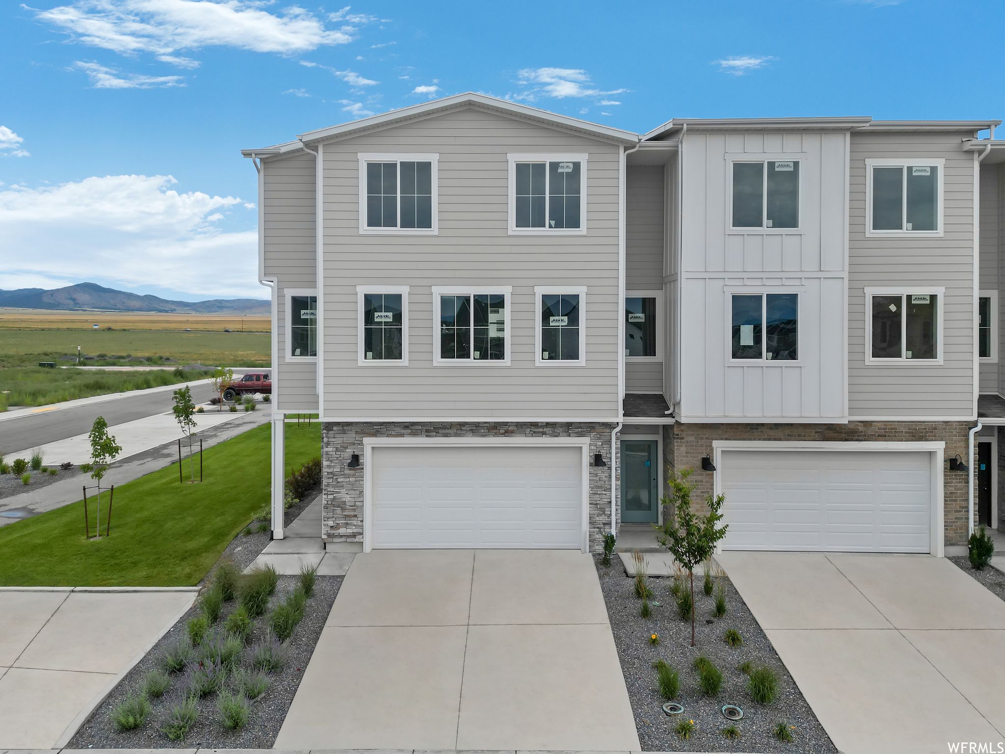 casa en 707 E Garden Grove Drive, Eagle Mountain, UT 84005 por Concord Homes