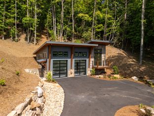 Lake James Custom Homes, LLC por Lake James Custom Homes, LLC en Asheville North Carolina