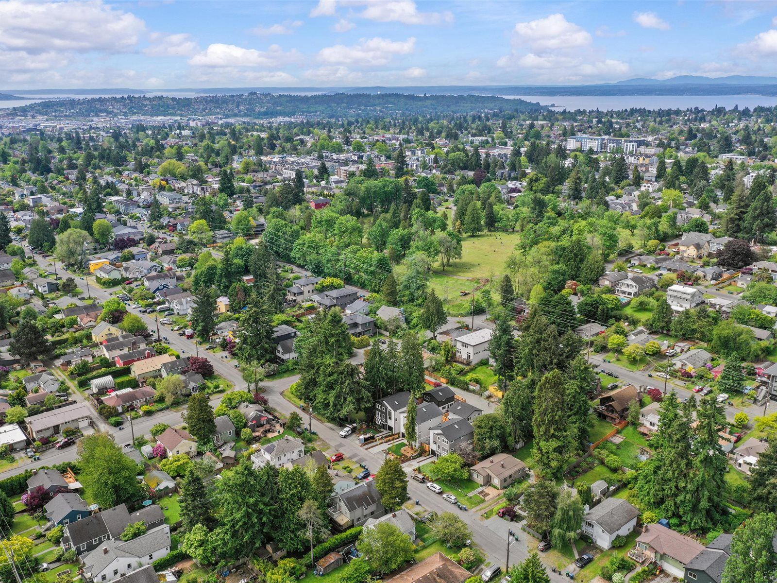 Crown Hill por Mirra Homes, LLC en Seattle-Bellevue Washington