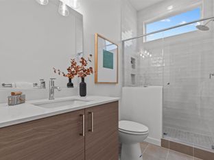 Crown Hill por Mirra Homes, LLC en Seattle-Bellevue Washington