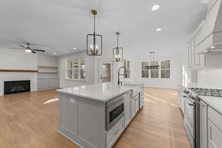 Royalty Homes Inc. por Royalty Homes Inc. en Raleigh-Durham-Chapel Hill North Carolina