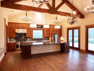 Hill Country Classics Custom Homes por Hill Country Classics Custom Homes en San Antonio Texas