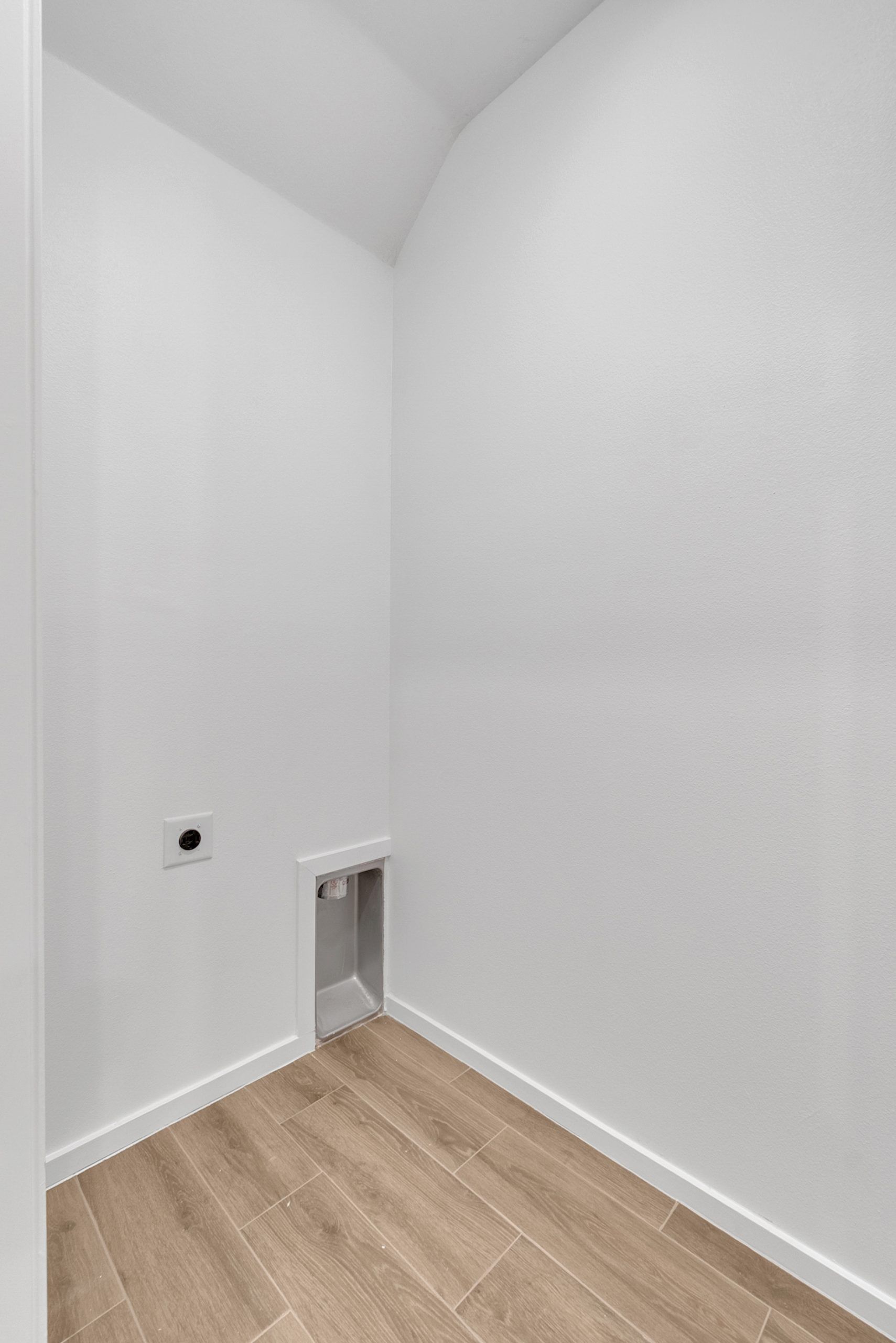 1749 Eased. El Paso, TX 79928