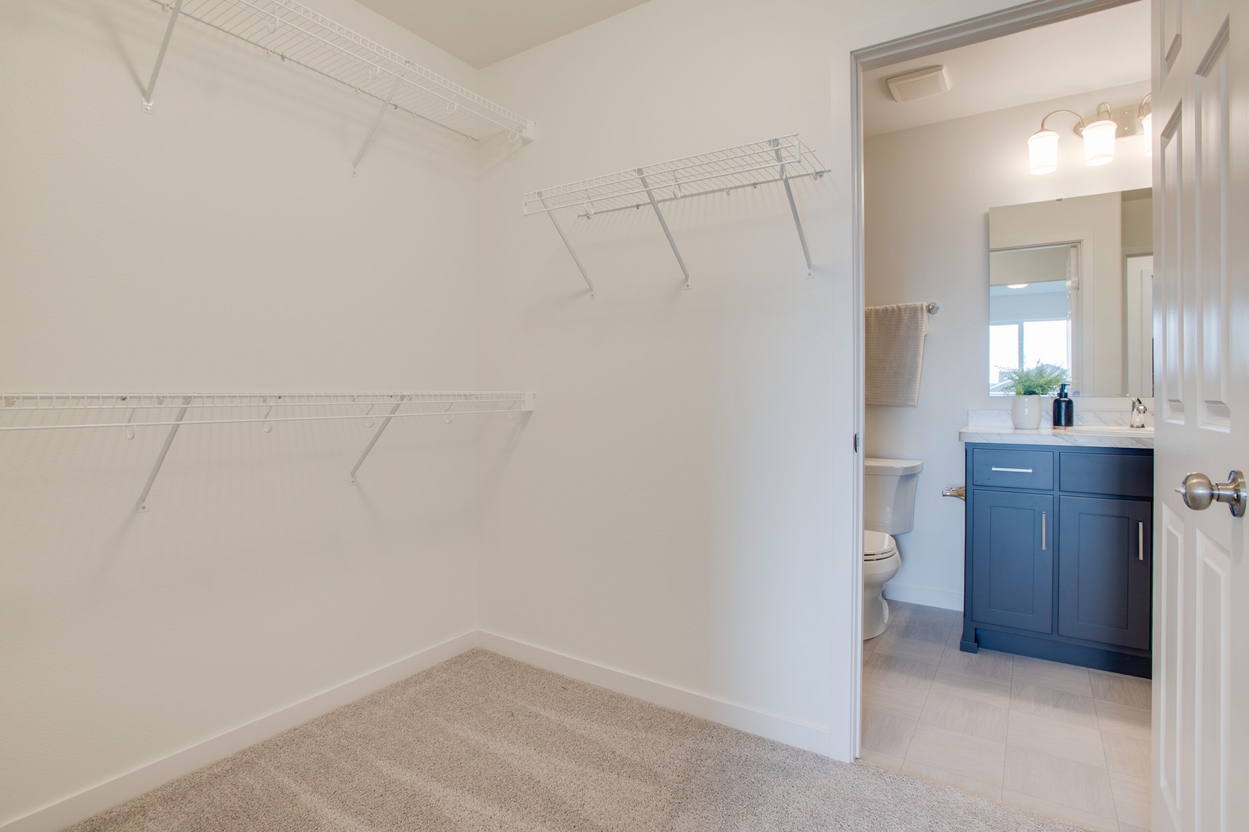 3843 19 Th St S Moorhead. Moorhead, MN 56560