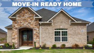 The Retreat At Abbington por Woodland Homes en Huntsville Alabama