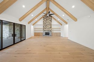 Bel Grand Estates por Ashlyn Homes, Inc en Fort Worth Texas