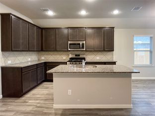 Rollingbrook Estates por Colina Homes en Houston Texas