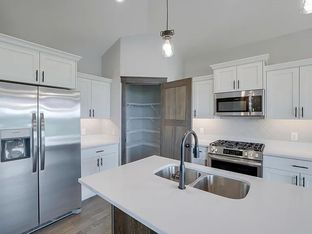 Great River por Eternity Homes en Minneapolis-St. Paul Wisconsin