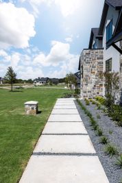 Summit Ranch por Ashlyn Homes, Inc en Fort Worth Texas