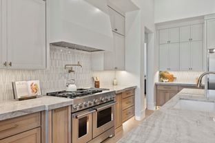 Summit Ranch por Ashlyn Homes, Inc en Fort Worth Texas