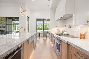 Summit Ranch por Ashlyn Homes, Inc en Fort Worth Texas