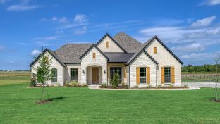 Pioneer Estates por Stonehollow Homes en Dallas Texas