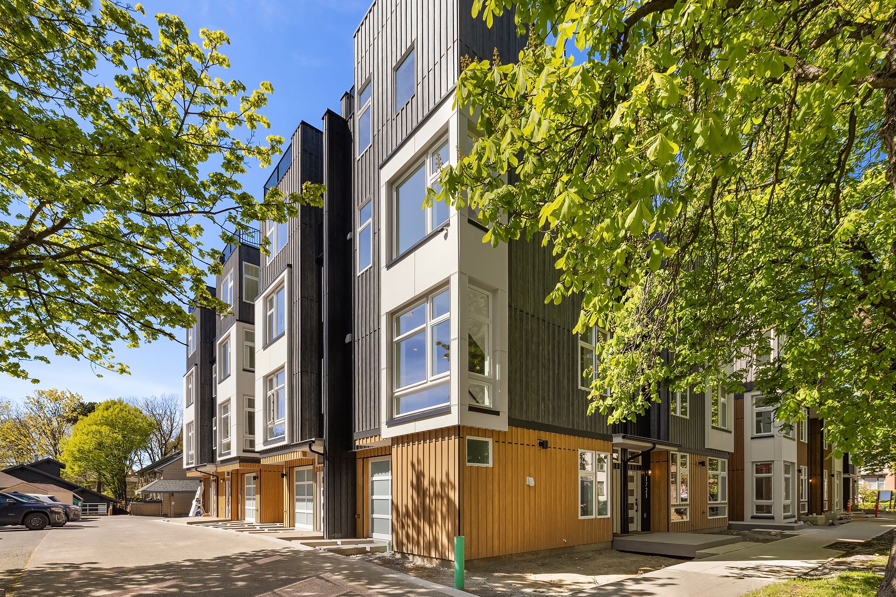 1715 17 Th Avenue Seattle. Seattle, WA 98122